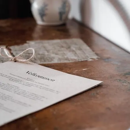 Langhoff & Juul Boutique Og Restaurant