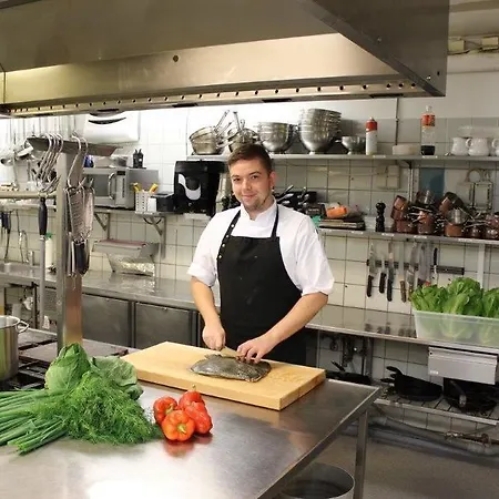 埃伯尔措夫特斯特瑞德酒店 公寓式酒店 4*